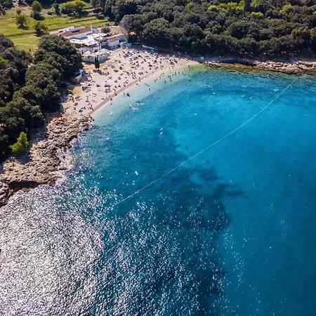 Cozy With Private Pool Near Pula Loborika
