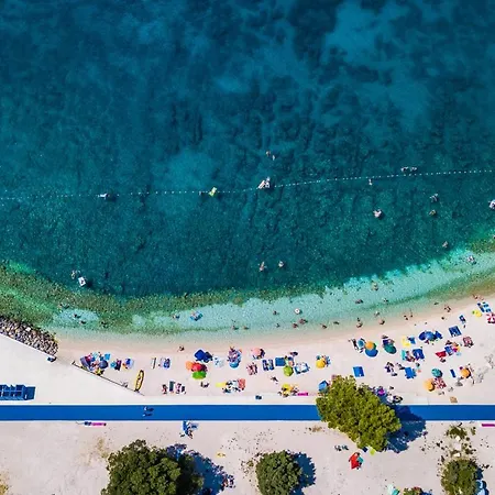 Cozy With Private Pool Near Pula