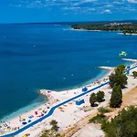 Cozy With Private Pool Near Pula Villa Loborika