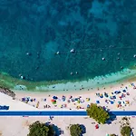 Cozy With Private Pool Near Pula